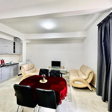 Kristian Apartments ベラト エクステリア 写真