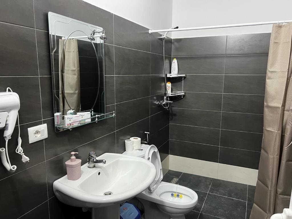 Kristian Apartments ベラト エクステリア 写真