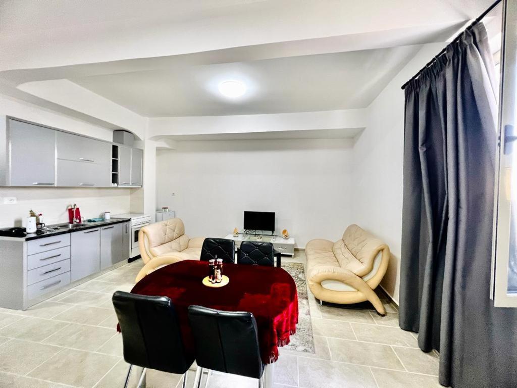 Kristian Apartments ベラト エクステリア 写真